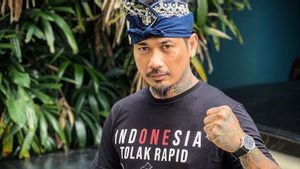  Berkaus ‘Indonesia Tolak Rapid’ Jerinx Diperiksa di Polda Bali