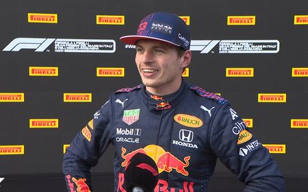 Juarai GP Emilia Romagna yang Kaotis, Verstappen: Sangat Menantang, Khususnya di Awal