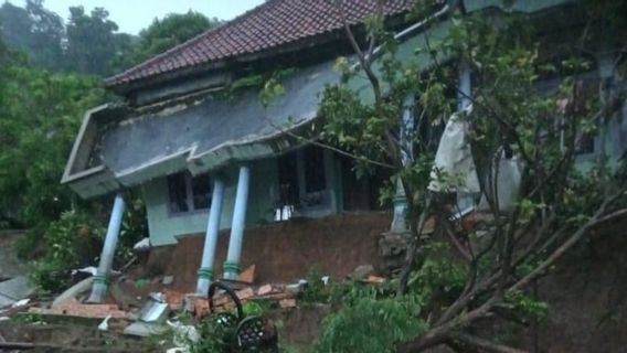 Cianjur Alami Floods-Longsorの11の小地区、BPBDがインフレータブルボートとテンダを送る