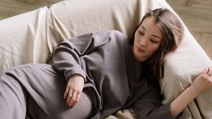 Lebih Disarankan Ibu Hamil Tidur Miring Dibanding Terlentang, Mengapa? 