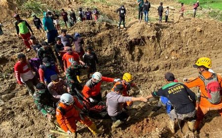 Perempuan di Garut Tertimbun Longsor saat Cuci Piring, SAR Temukan Jenazahnya 3 Hari Kemudian