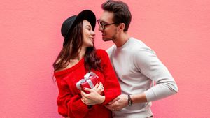 5 Alasan Kenapa Merayakan Valentine Bersama Pasangan Membangun Hubungan yang Sehat