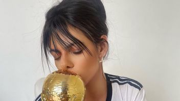 Miss BumBum Bakal Menato Tubuhnya Seperti Messi Jika Argentina Juara Piala Dunia 2022