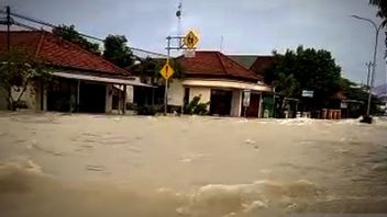 Jebolnya 6 Tanggul exacerbent les inondations dans Demak Jateng