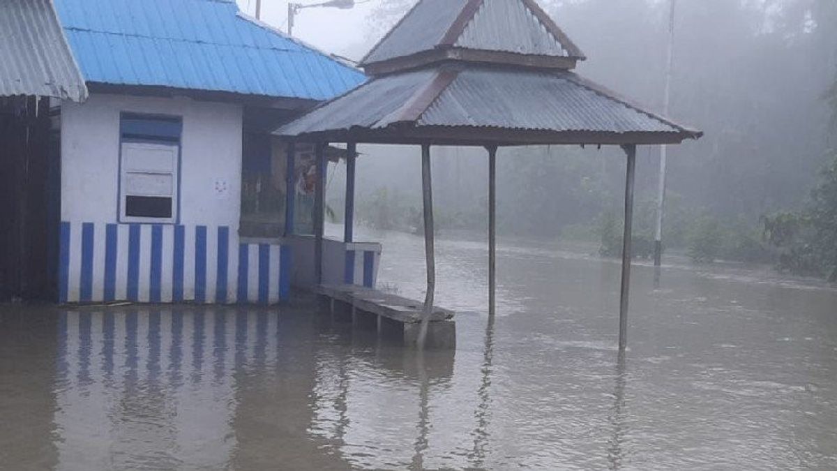 Jalan Trans Papua Poros Jayapura-Keerom Putus akibat Banjir