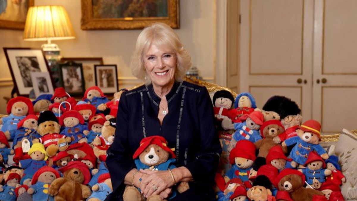 英国王室向儿童慈善机构捐赠1000多只泰迪熊