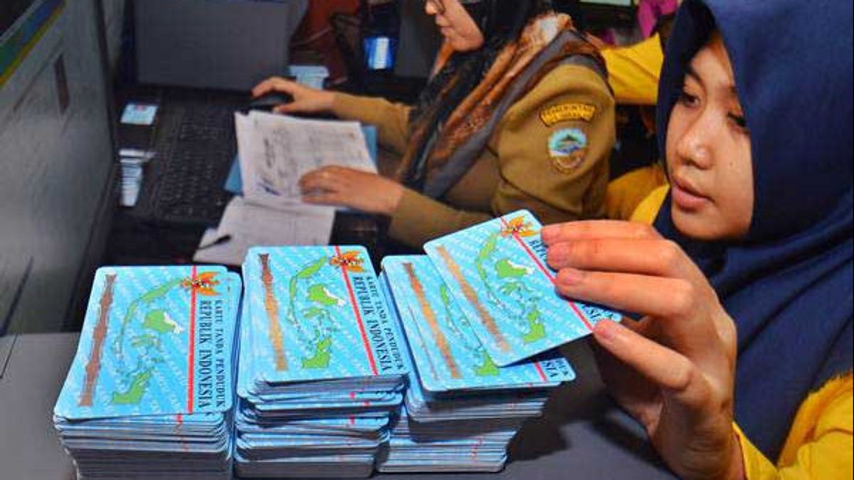 Dukcapil DKI ouvre le service e-KTP vendredi après-midi, vise les citoyens ayant des difficultés d'accès aux heures de travail