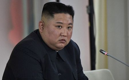 Habis Nangis, Bagi-Bagi Rumah: Persona Kim Jong-un sebagai Pemimpin yang Kerakyatan