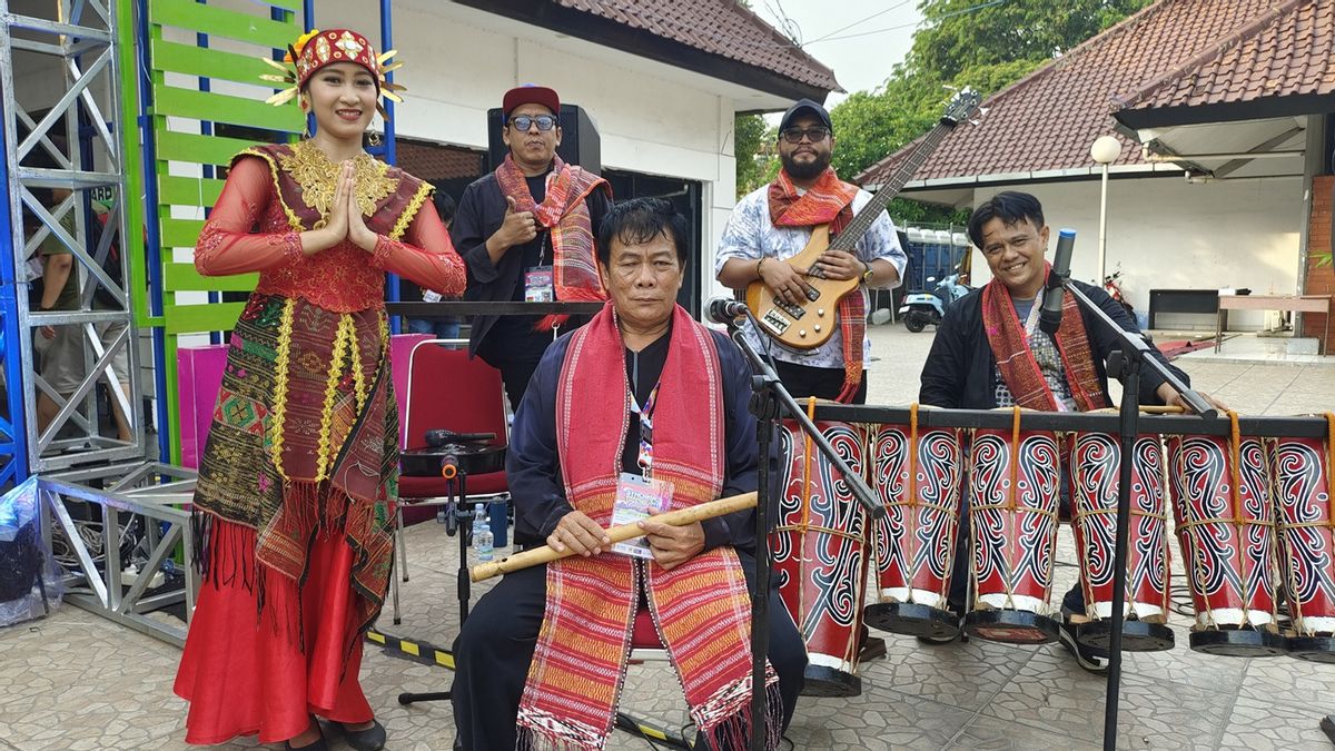 Gondang dan Tortor Menyambut Pengunjung Synchronize Fest 2024