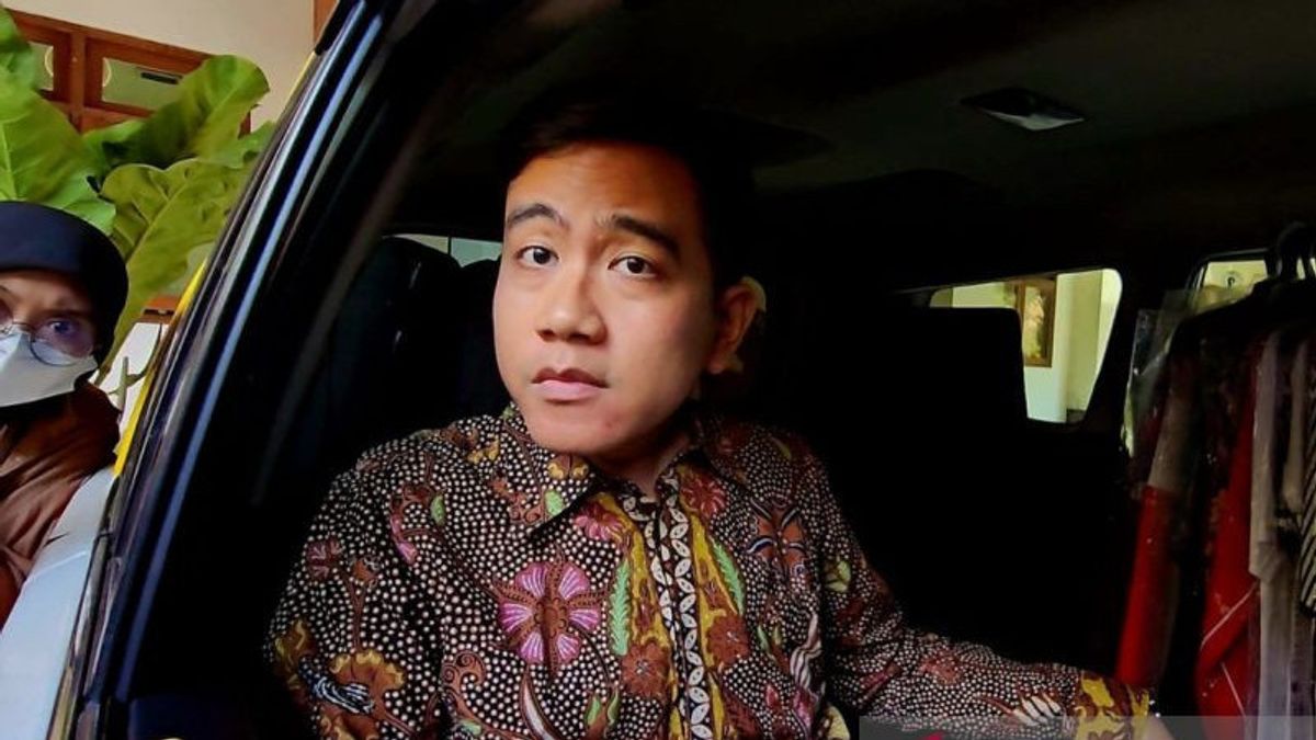 与Prabowo Subianto在纳闽巴焦的Baliho一起出现,Gibran Akui尚未批准可能的志愿者倡议