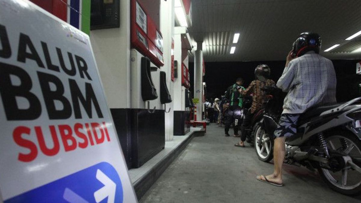 Jangan Panik, Presiden Jokowi Bilang Kenaikan Harga BBM Masih Dihitung