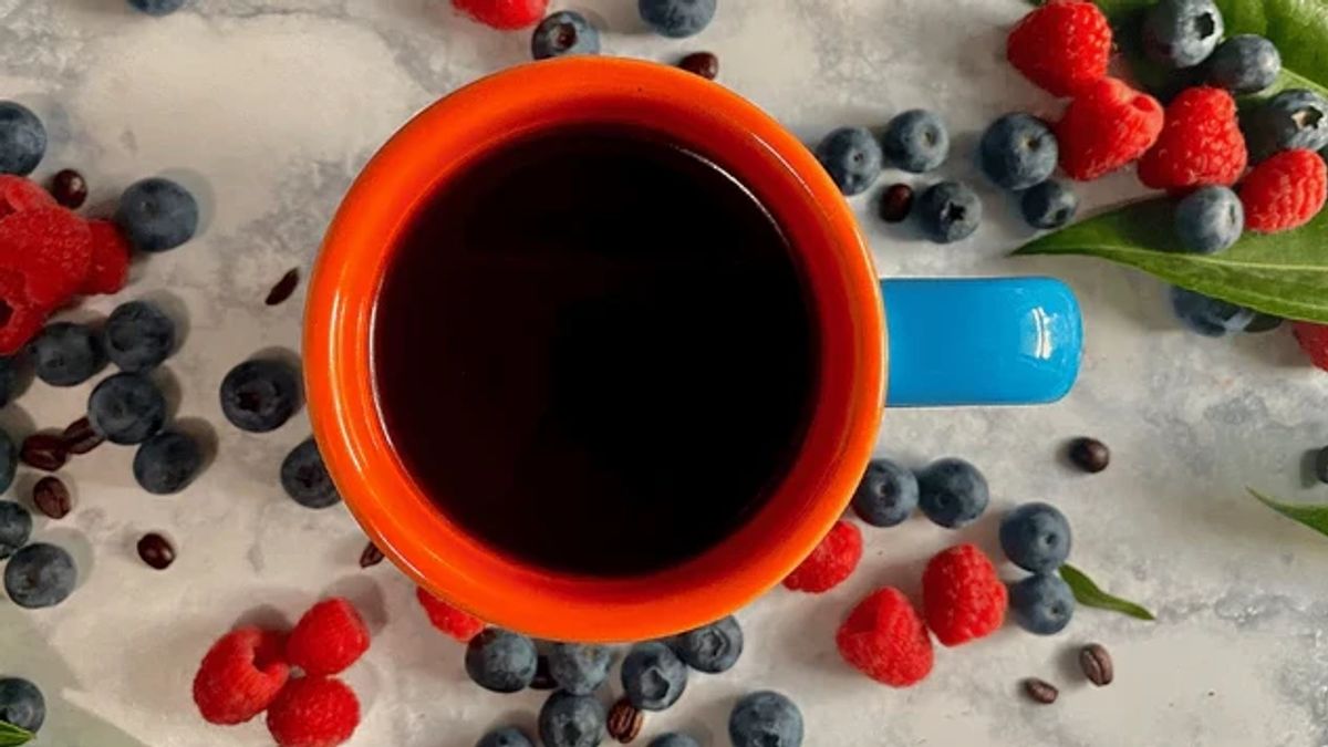 ताजा सनसनी के लिए कॉफी के साथ मिश्रित होने के लिए फिट फलों की पंक्ति