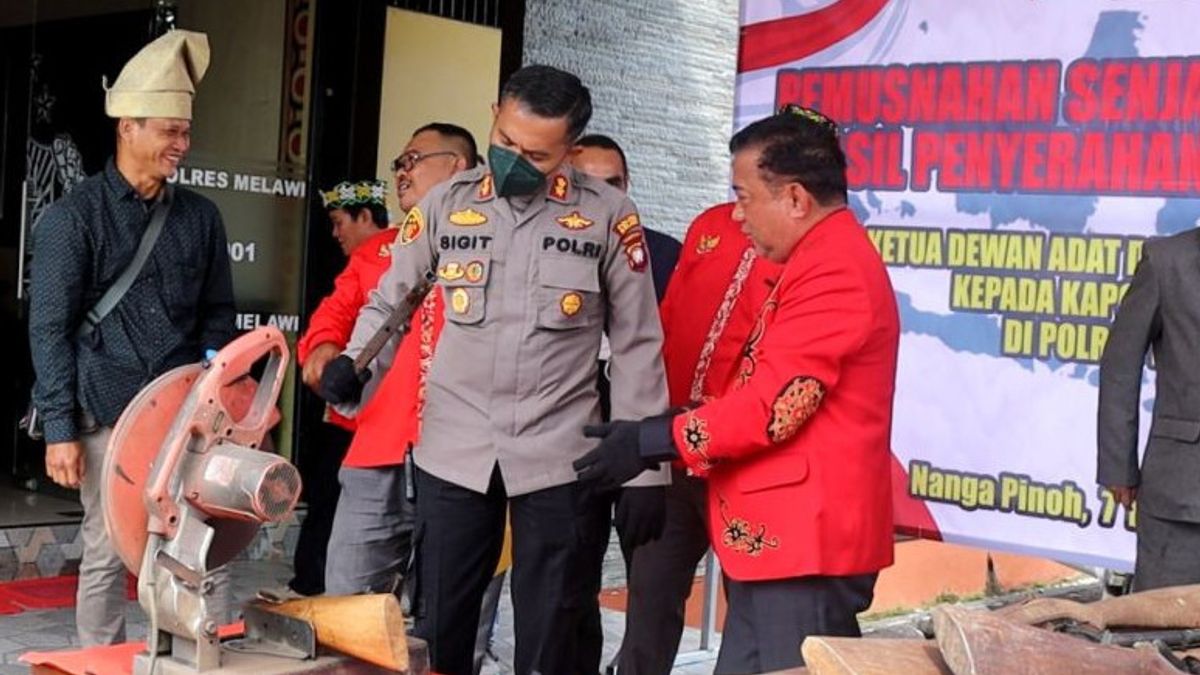 38 Senjata Api Rakitan Milik Warga Melawi Kalbar Dihancurkan Polres