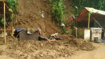 2名商人在茂物蓬查克山体滑坡中丧生