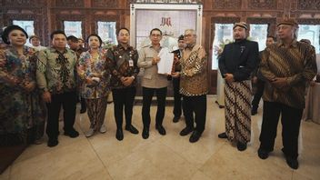 文化大臣は、カスンアナンのカステル・カサヌナン・スラカルタの文化遺産地域管理SKを提出しました