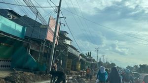 Warga Bekasi Desak Pemprov Jabar Rampungkan Jalan Cikarang-Cibarusah
