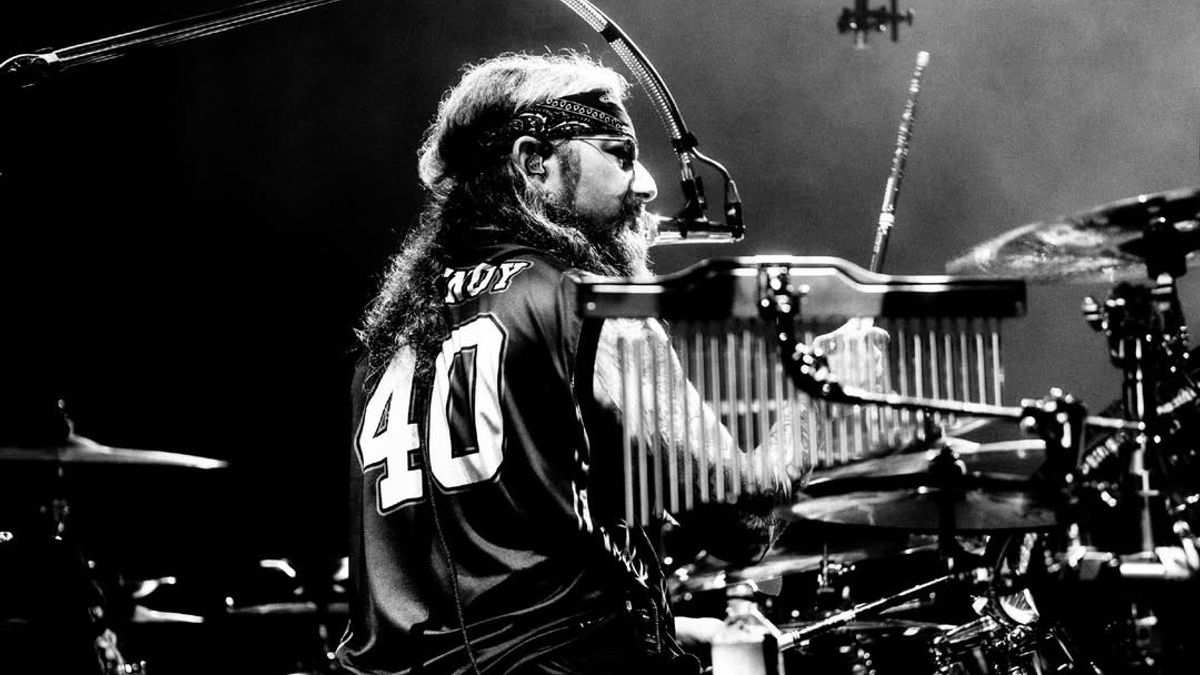 <i>Midnight Messiah</i>, Lagu Anyar Dream Theater dengan Lirik Tulisan Mike Portnoy