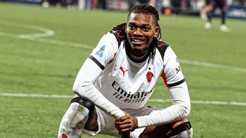 Di Tahun Baru, Rafael Leao Bawa AC Milan ke Puncak Usai Kalahkan Cagliari