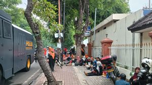 Massa Simpatisan Anak Kiai Jombang Mas Bechi Padati PN Surabaya Kawal Sidang Vonis Kasus Pencabulan