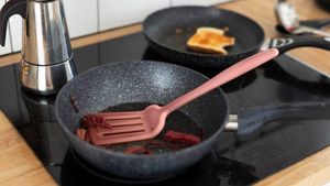 Chef Ungkap 4 Makanan yang Sebaiknya Tidak Dimasak di Wajan Anti Lengket