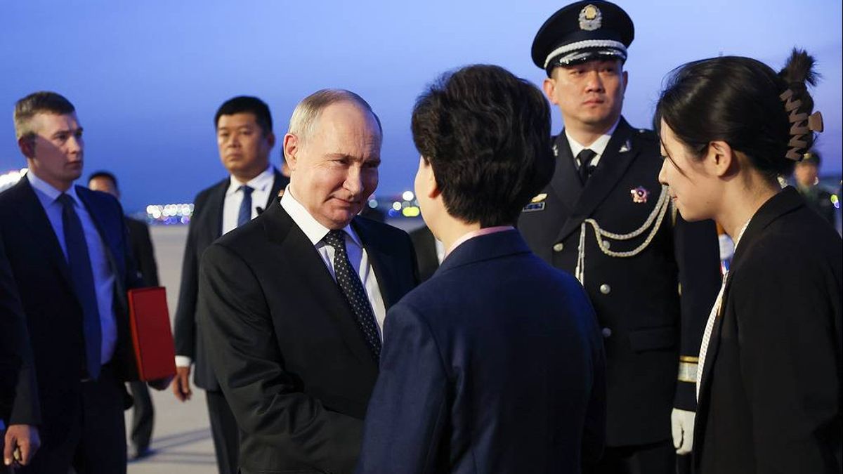 プーチン大統領が中国を訪問：習近平国家主席と会談、ラブロフ外相をベルーソフ新国防相に招待