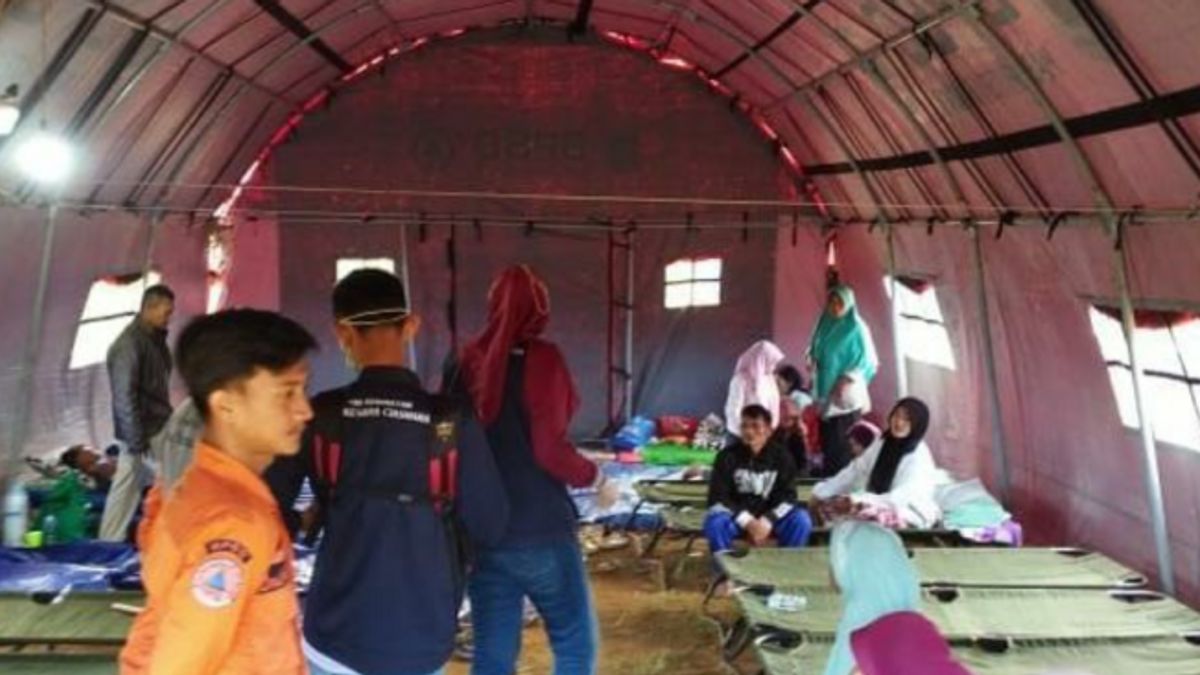 102 茂物居民因M 4.6 Sukabumi地震而流离失所