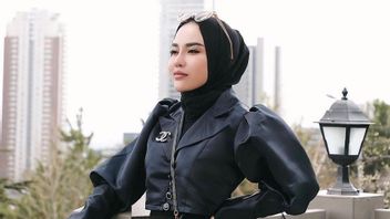بالعودة إلى الحجاب، مدينة زين تبلغ عن زوجها بتهمة العنف المنزلي والخيانة المزعومة