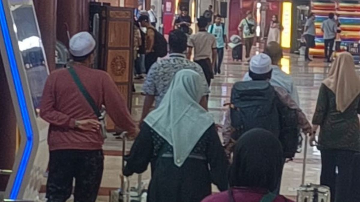 Police Thwart 10 Prospective Indonesian Hajj Pilgrims From Departing Non-Procedurally At Soetta Airport