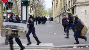 Demo Besar-besaran di Prancis, Hampir 300 Orang Ditangkap