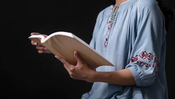 Understanding the Technique of Writing Fiction Through Examples of True Third Person Point of View