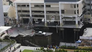Lubang Besar Sedalam 50 Meter Muncul di Bangkok, Apa Saja Penyebab Sinkhole?