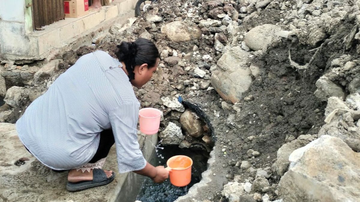 自从凯马约兰居民因帕姆水道受损而难以获得清洁水以来，已经有 1 个多月了