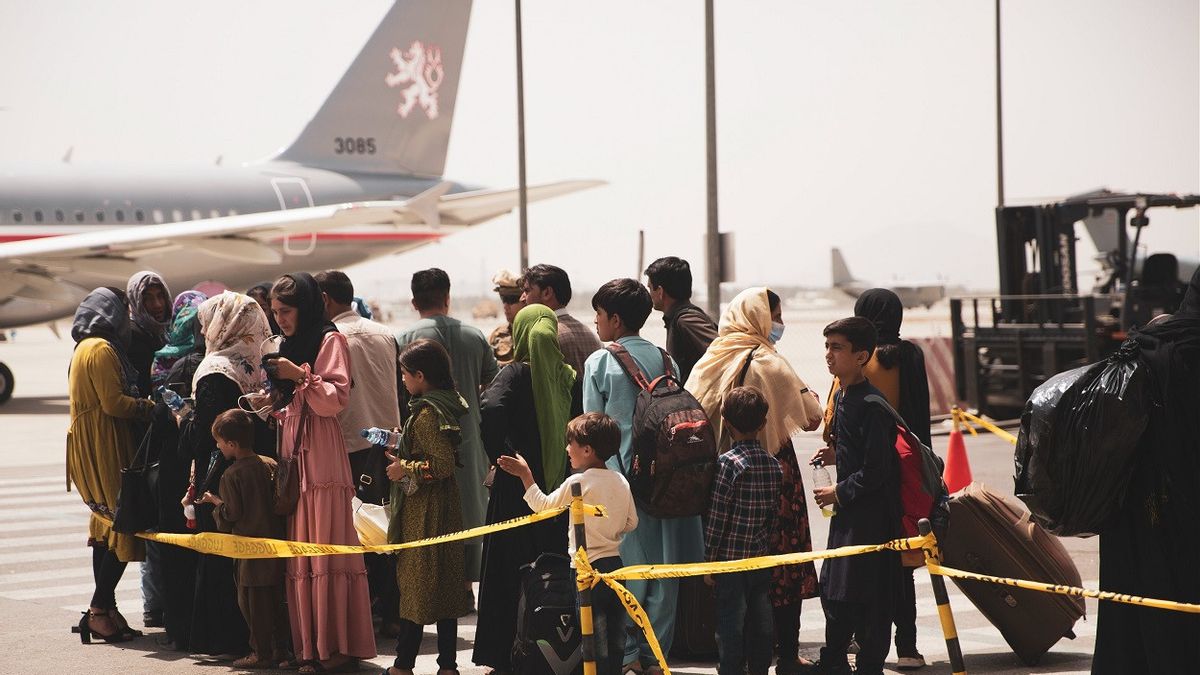 20人死亡，喀布尔国际机场运营暂停