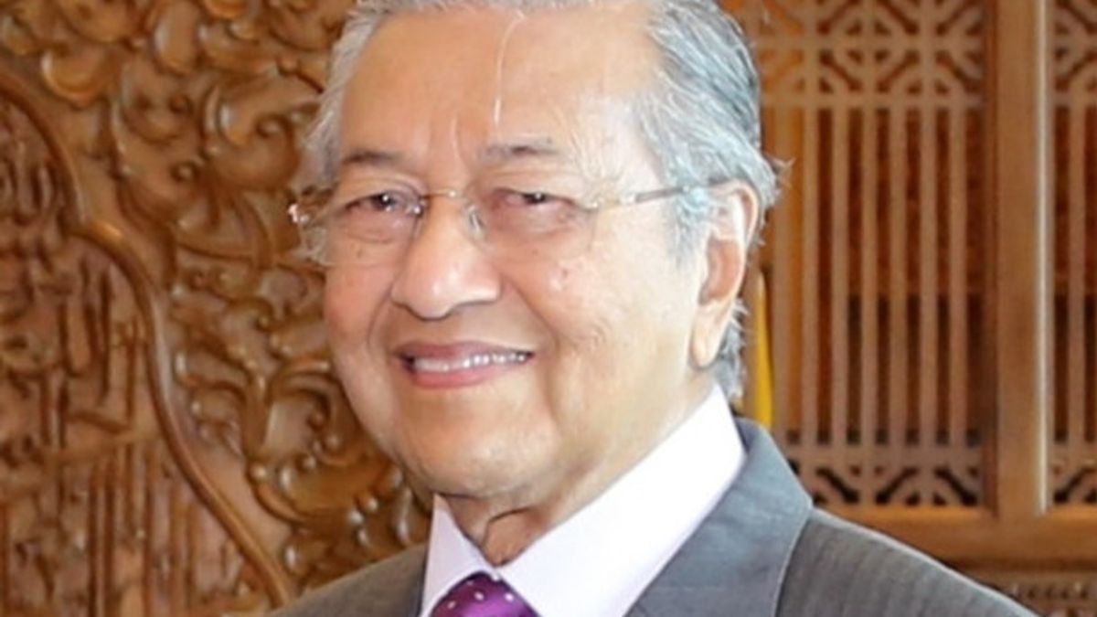 Passed mohamad away mahathir dr Deputy minister