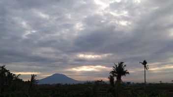 インドネシアの大部分の地域は土曜日に曇りです