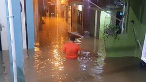 Jumat Pagi Kampung Melayu Tenggelam, Ketinggian 1 Meter dan Aktivitas Warga Lumpuh