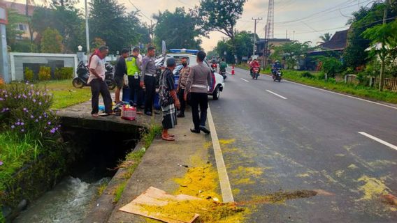 3 People Died In A YELLOW Accident In Front Of SMAN 1 Jonggat, Central Lombok