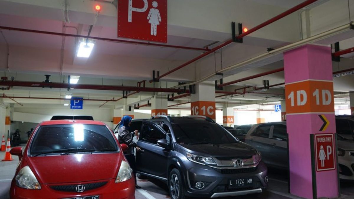 Dishub Surabaya Sebut Pendapatan Parkir saat Pandemi Turun 30 Persen dan Juru Parkir Berkurang Ratusan Orang