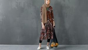 5 Kiat Memilih Bahan Hijab <i>a la</i> Designer Indonesia