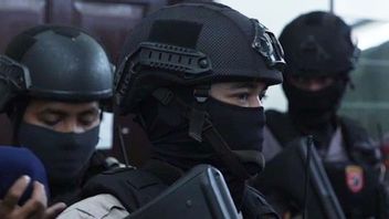 Les Troupes De La Police « Owl » Arrêtent 2 Terroristes Présumés à Jakarta, Les Preuves Saisies Font La Chair De Poule