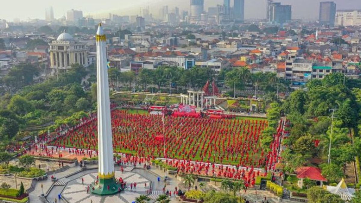 Thousands Of PDIP Cadres Shout At The Surabaya Hero Monument, Ready To Win In 2024