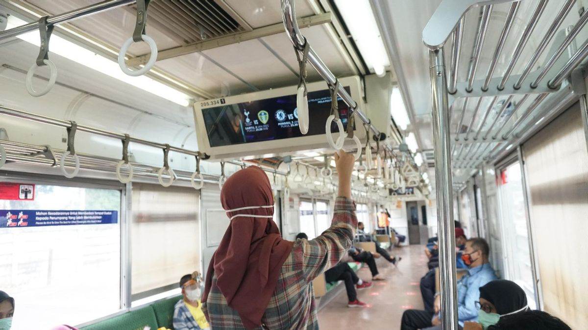 Digital Surge Company Targets IDR134 Billion Revenue From MacroAd Jabodetabek Commuterline Train