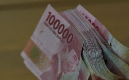 Rupiah Selasa Pagi Melemah Mendekati Rp15.000 per Dolar AS