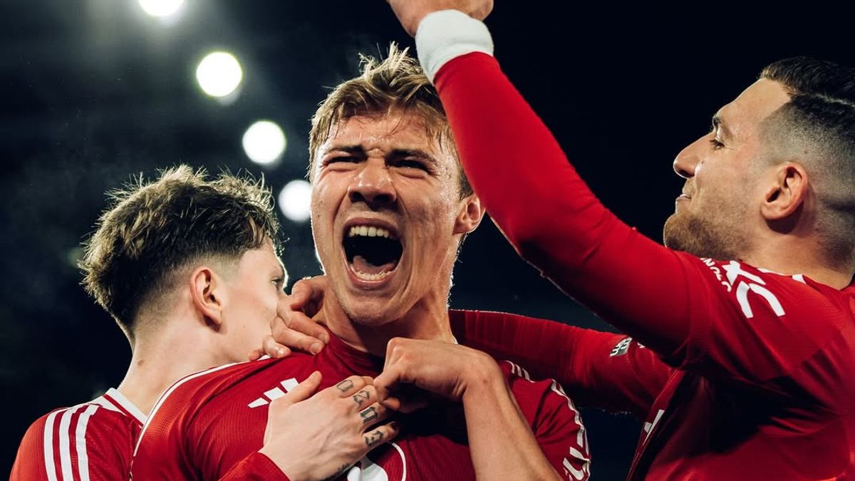 Manchester United et propel négocient pour un transfert de Hojz