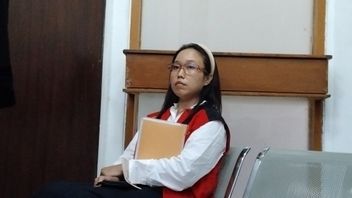 Melani Mecimapro demande la suspension de la détention lors de la première audience pour détournement de fonds et fraude présumée