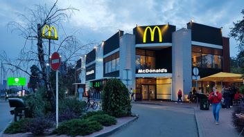 بعد كنتاكي وبيتزا هت ، تخطط ماكدونالدز لإعادة فتح متاجرها في أوكرانيا