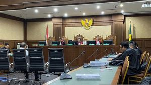 Anang Latif Sebut Tuntutan Jaksa Bagaikan Kiamat, Memelas Minta Hukuman Ringan karena Ada Istri-4 Anak