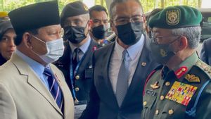 Menhan Prabowo Berbincang dengan Raja Malaysia Sultan Abdullah