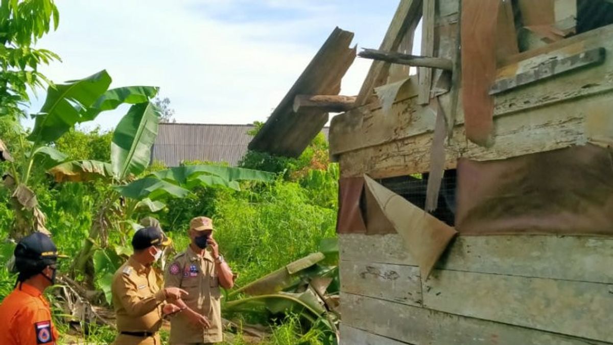 28 Rumah Warga Rusak Diterjang Angin Puting Beliung di Belinyu, TNI dan Koramil Bantu Perbaiki