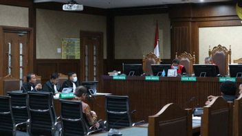 القاضي يطلب من السابق KSAU Agus Supriatna أن يتم تقديمه في جلسة الاستماع: لا تتحدى وزير الزراعة أن يكون له موقف عدم احترام للدولة